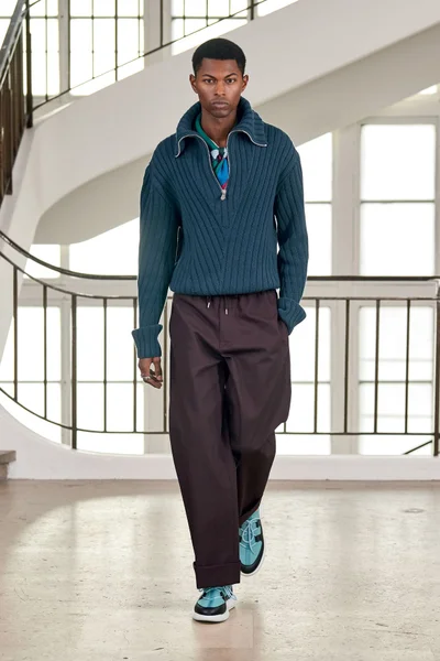 Look 28
